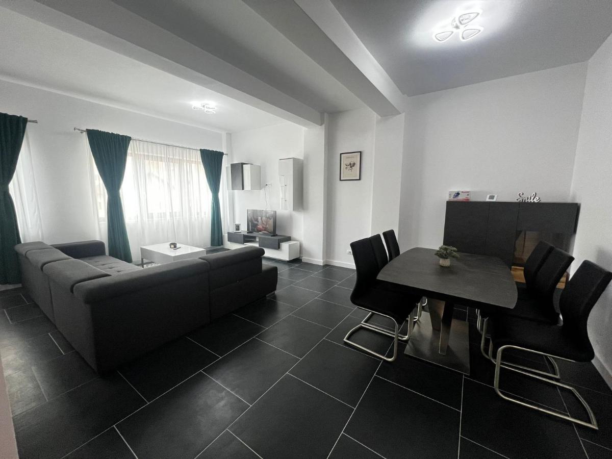 Marvellous Aparthotel With Master Apartments スチャヴァ エクステリア 写真