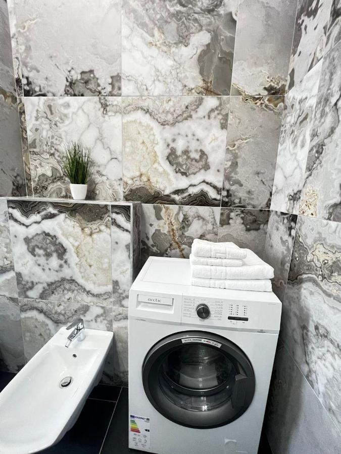 Marvellous Aparthotel With Master Apartments スチャヴァ エクステリア 写真