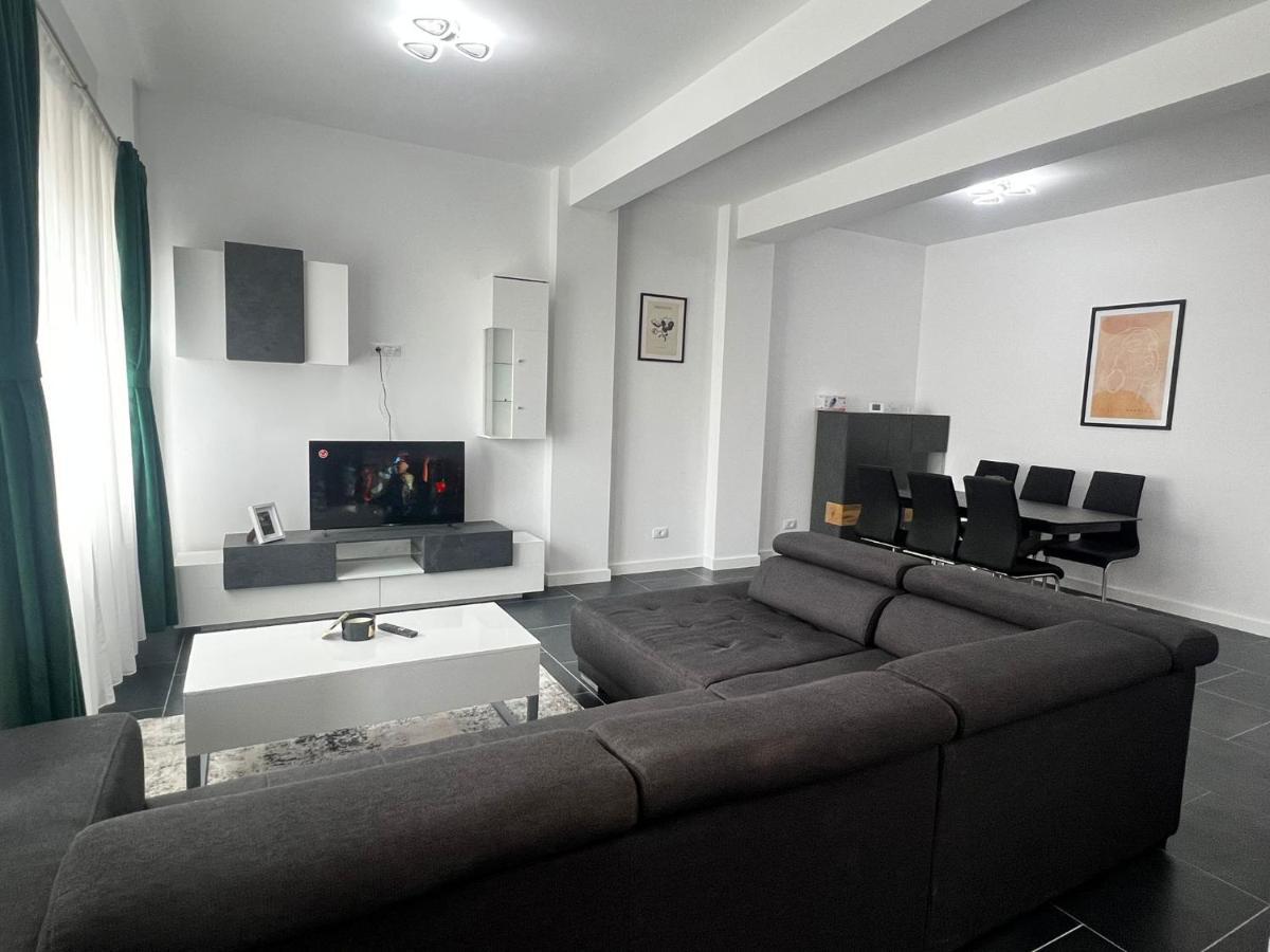 Marvellous Aparthotel With Master Apartments スチャヴァ エクステリア 写真