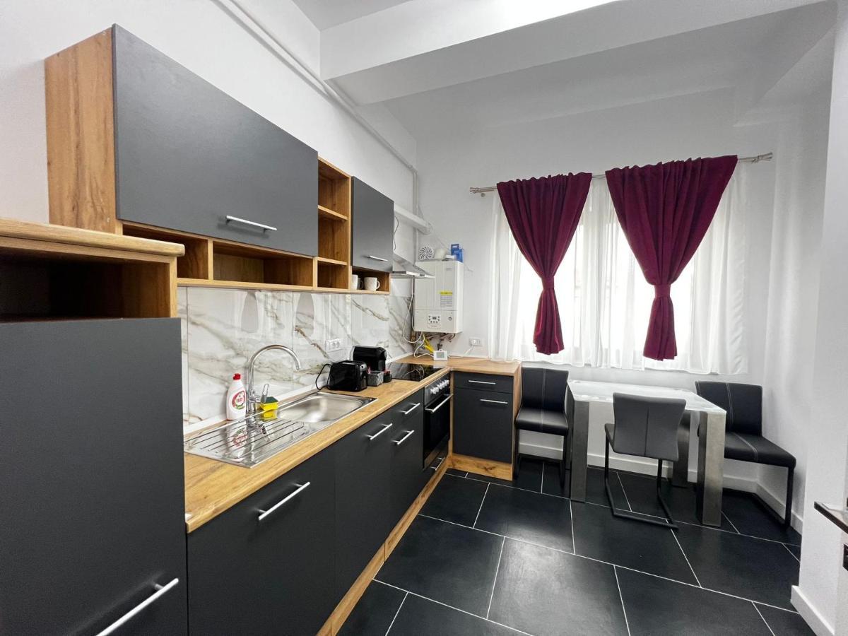 Marvellous Aparthotel With Master Apartments スチャヴァ エクステリア 写真